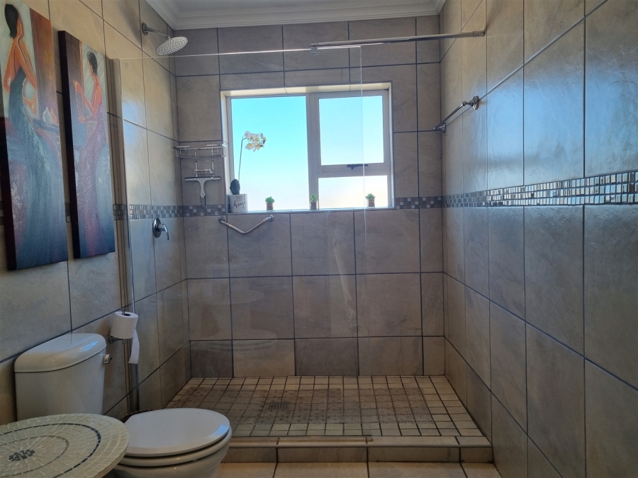 3 Bedroom Property for Sale in Sandy Point Western Cape